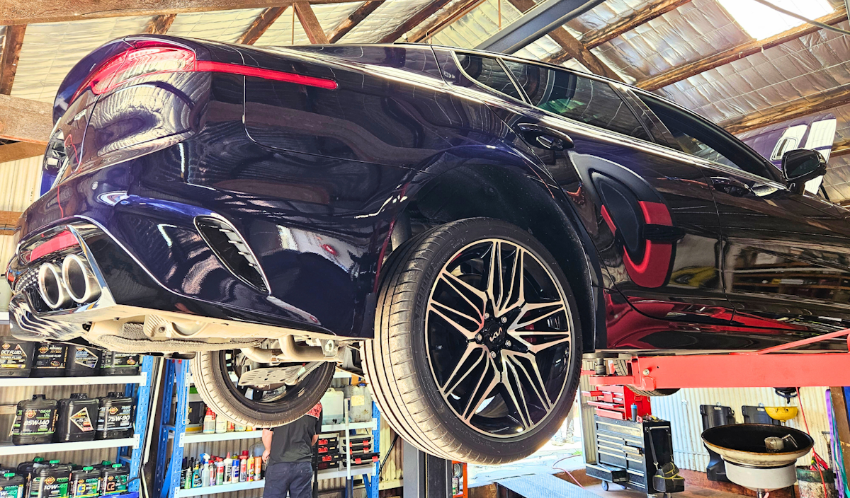 Log Book Service of a Kia Stinger at Barossa 4X4 * Outdoors